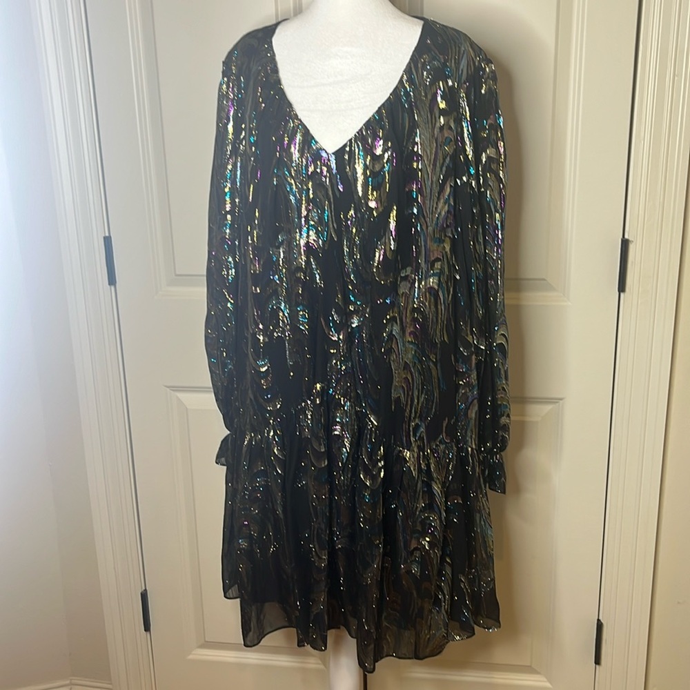 Trina Turk Black Iridescent Sequin V-Neck Long Sleeve Dress
